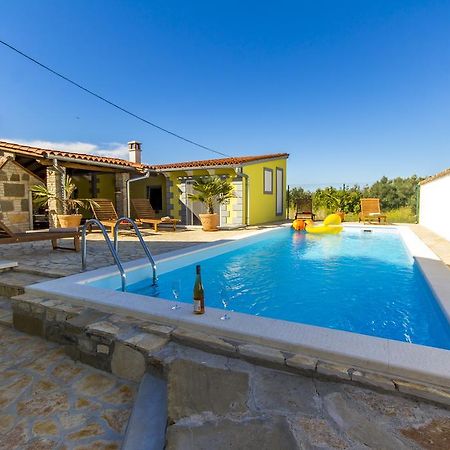 Holiday Home Bukovac Пула Экстерьер фото