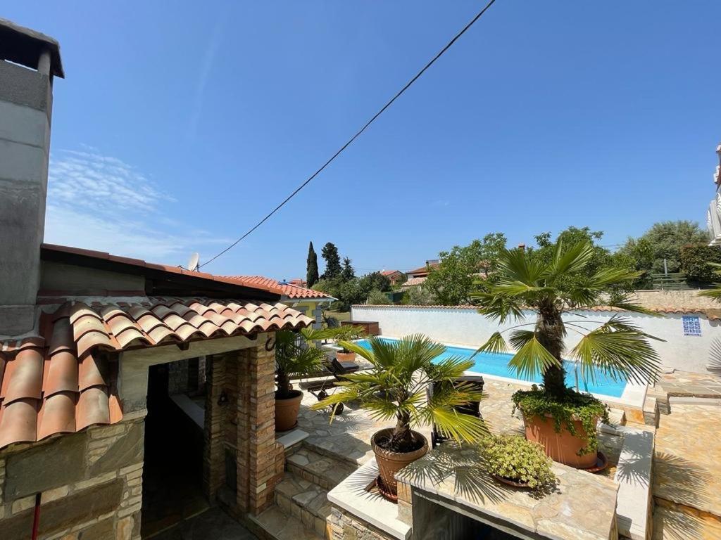 Holiday Home Bukovac Пула Экстерьер фото