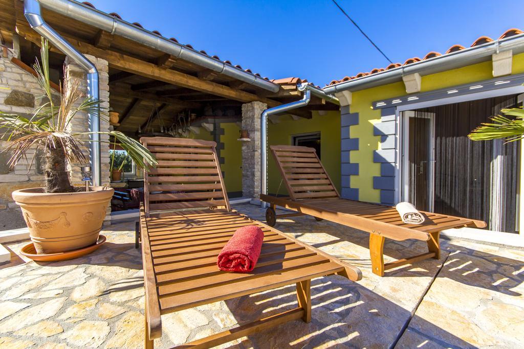 Holiday Home Bukovac Пула Экстерьер фото