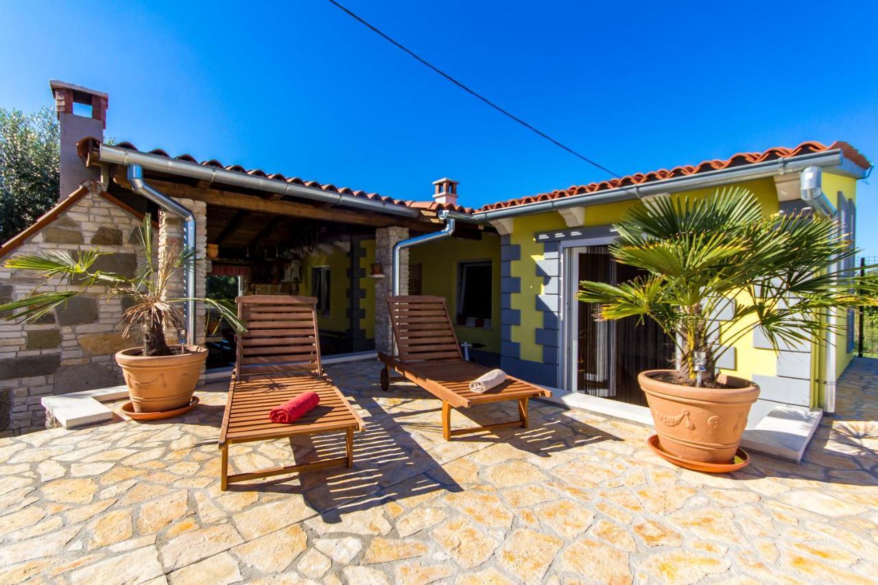 Holiday Home Bukovac Пула Экстерьер фото