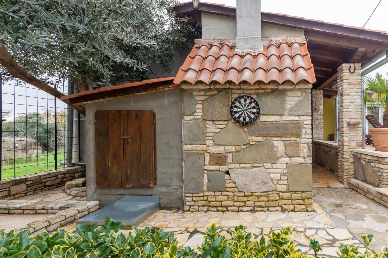 Holiday Home Bukovac Пула Экстерьер фото