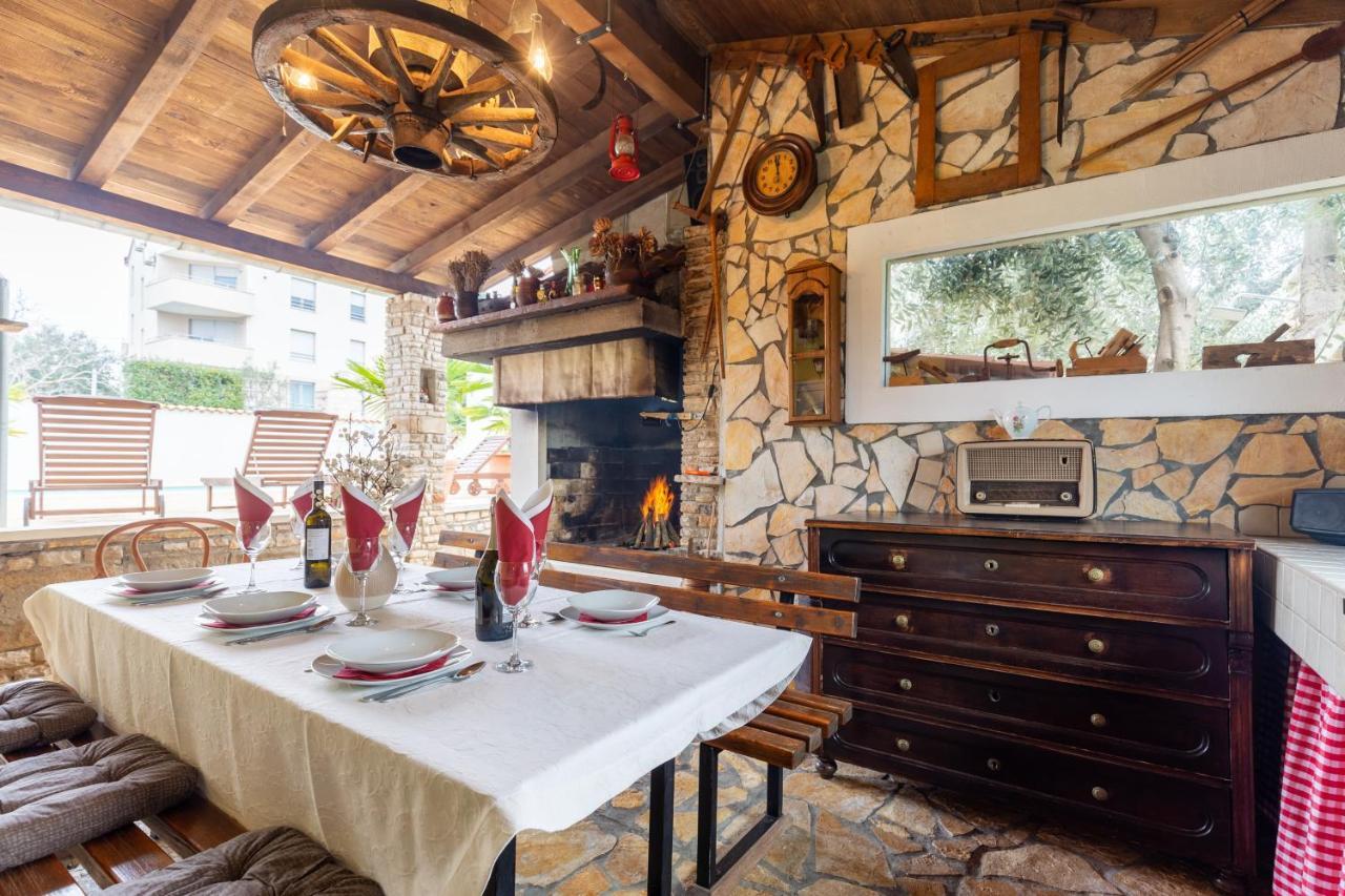 Holiday Home Bukovac Пула Экстерьер фото