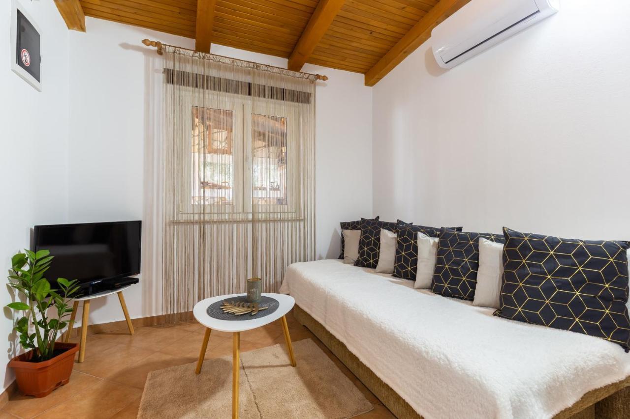 Holiday Home Bukovac Пула Экстерьер фото