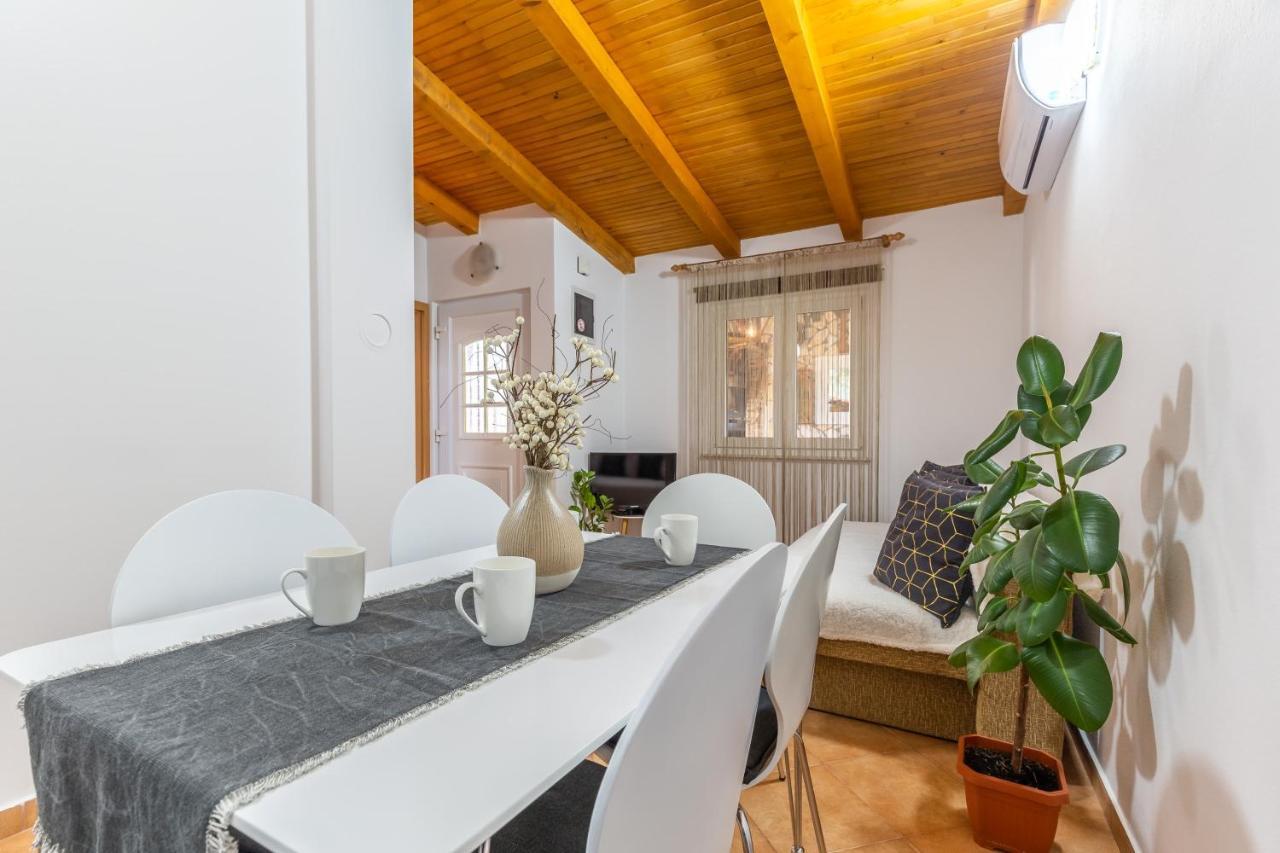 Holiday Home Bukovac Пула Экстерьер фото